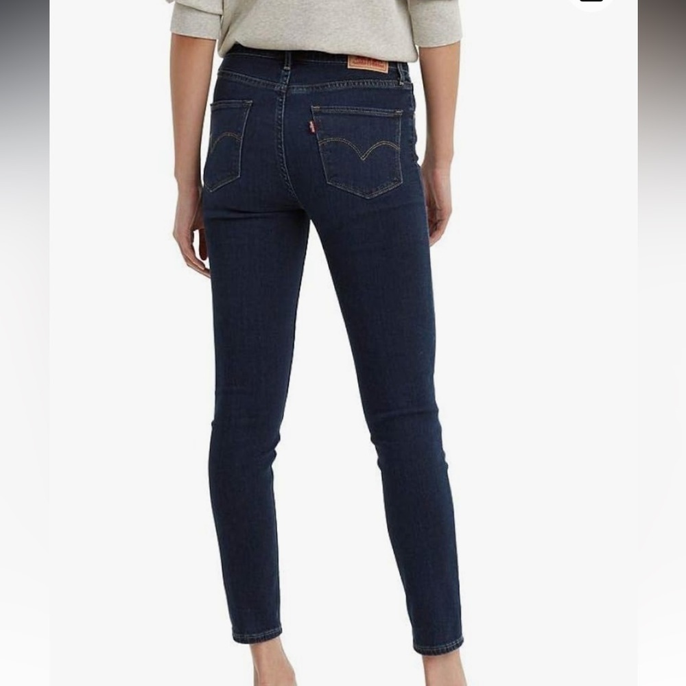 NWT Levi’s 721 High rise skinny jeans size 27 28